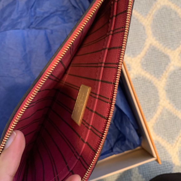 Louis Vuitton Monigram Neverfull Pouch - Picture 2 of 6